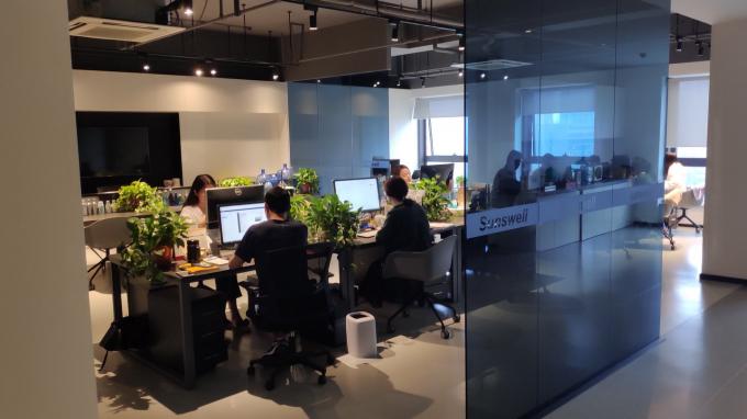 ماشین پر کردن نوشیدنی های گازی گازی چرخشی با عملکرد پایدار 5